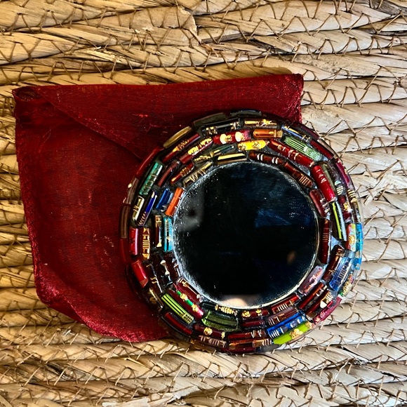 Small 3” multi color beaded compact mirror with sheer velcro protective pouch - Picture 3 of 6